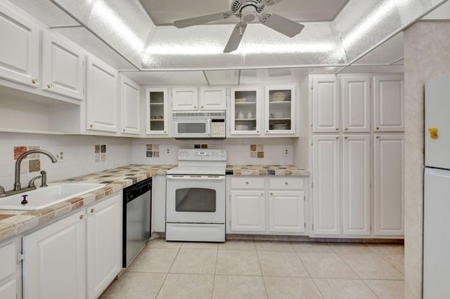 1670 NW 18TH Avenue 202, Delray Beach, FL 33445