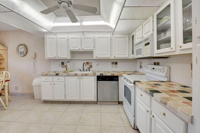 1670 NW 18TH Avenue 202, Delray Beach, FL 33445
