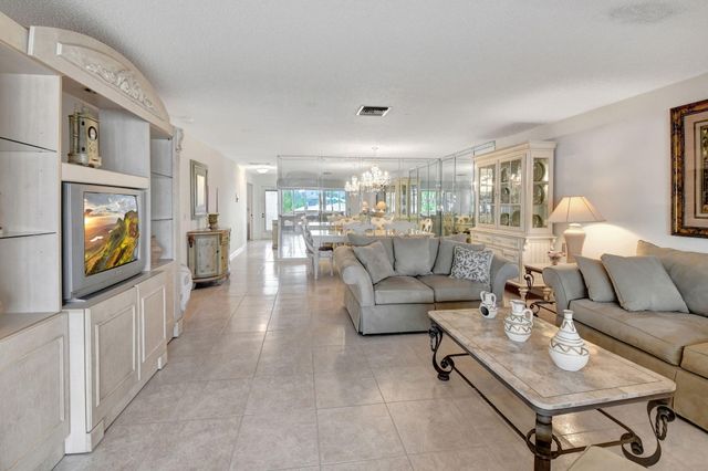 1670 NW 18TH Avenue 202, Delray Beach, FL 33445