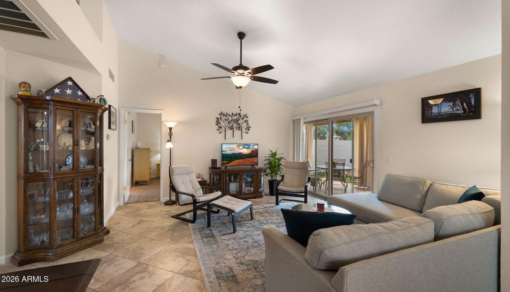 Image 10 of property listing at 10996 N 60TH Drive, Glendale, AZ 85304