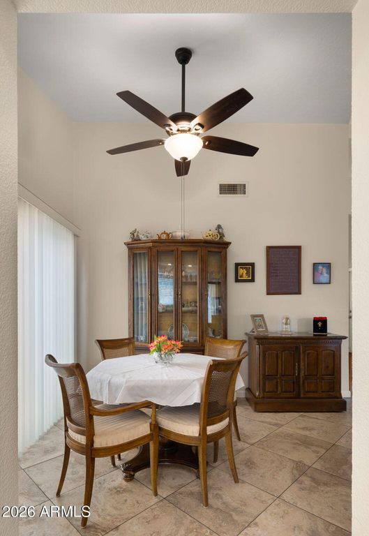 Image 13 of property listing at 10996 N 60TH Drive, Glendale, AZ 85304