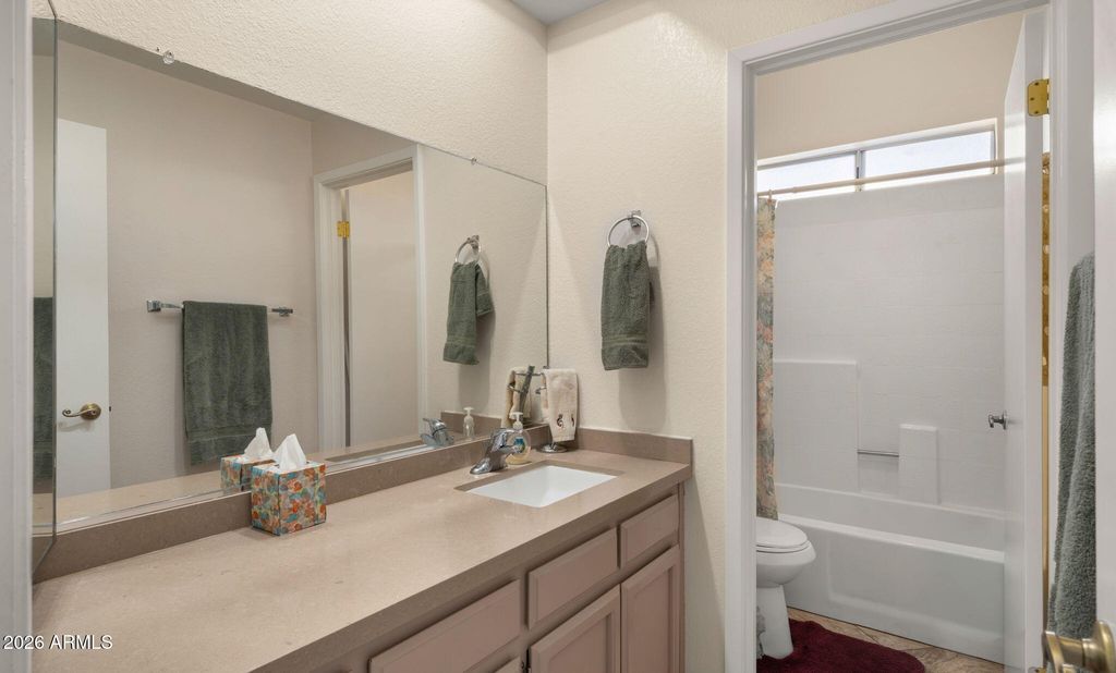 Image 21 of property listing at 10996 N 60TH Drive, Glendale, AZ 85304