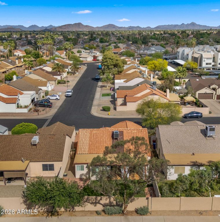 Image 31 of property listing at 10996 N 60TH Drive, Glendale, AZ 85304