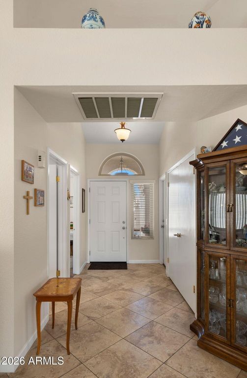 Image 8 of property listing at 10996 N 60TH Drive, Glendale, AZ 85304