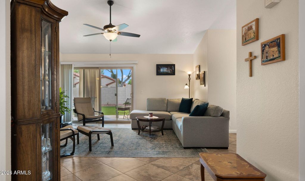 Image 9 of property listing at 10996 N 60TH Drive, Glendale, AZ 85304