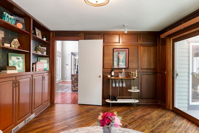 550 Wolf Swamp, Longmeadow, MA 01106