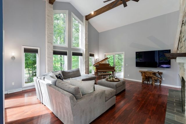 550 Wolf Swamp, Longmeadow, MA 01106