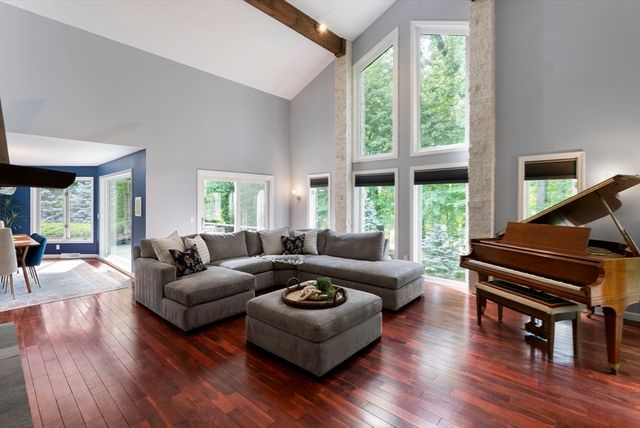 550 Wolf Swamp, Longmeadow, MA 01106