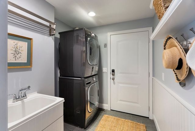 550 Wolf Swamp, Longmeadow, MA 01106