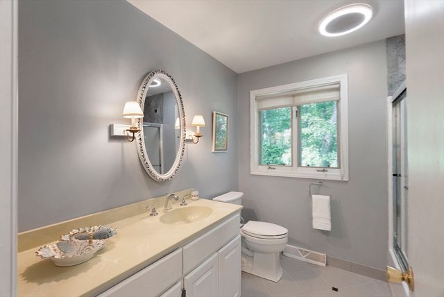 550 Wolf Swamp, Longmeadow, MA 01106