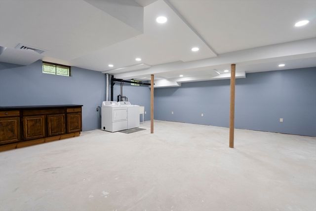 550 Wolf Swamp, Longmeadow, MA 01106