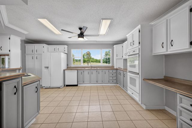 2673 McKnight Rd, Culleoka, TN 38451