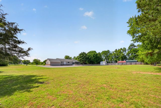 2673 McKnight Rd, Culleoka, TN 38451