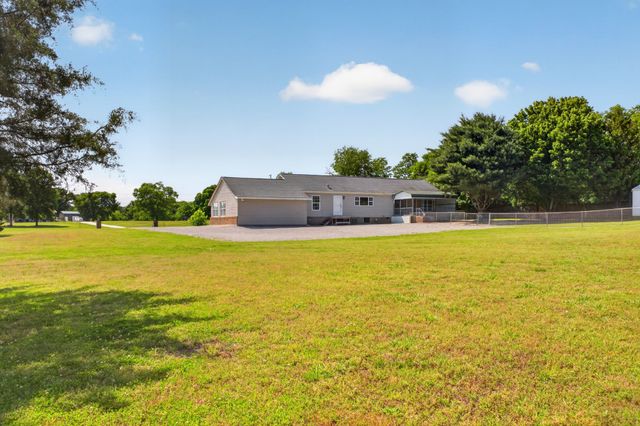 2673 McKnight Rd, Culleoka, TN 38451