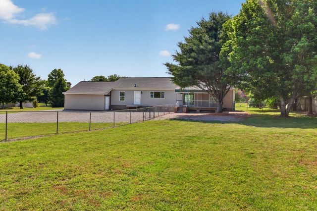 2673 McKnight Rd, Culleoka, TN 38451