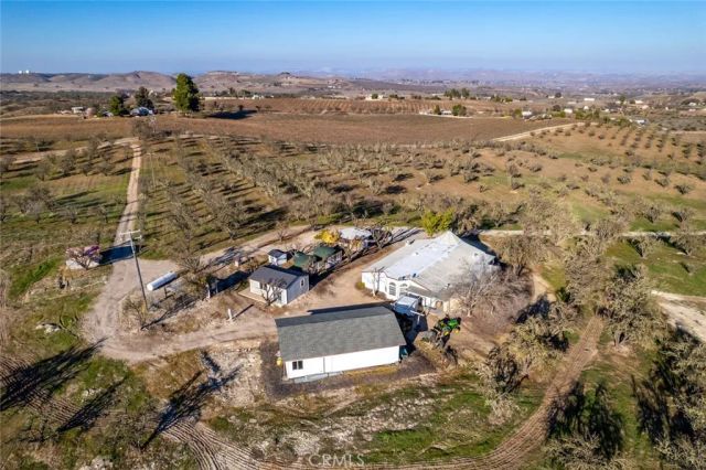 5495 Vista Serrano, Paso Robles, CA 93446