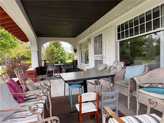 3306 West Boulevard, Cleveland, OH 44111
