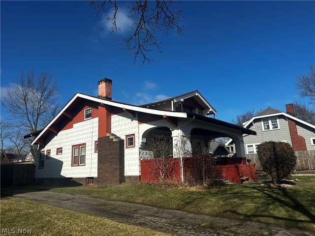 3306 West Boulevard, Cleveland, OH 44111
