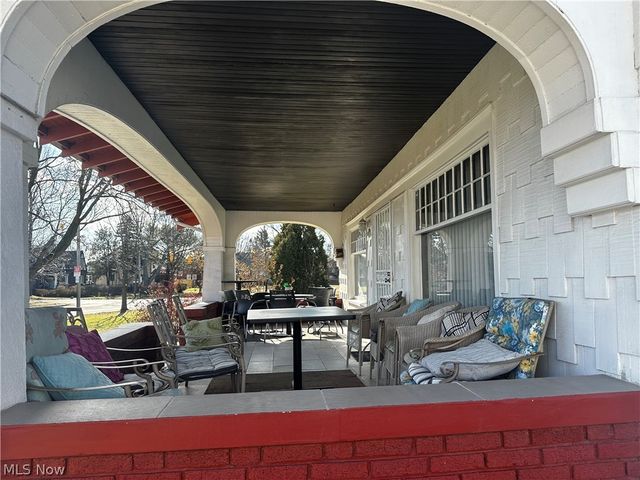 3306 West Boulevard, Cleveland, OH 44111