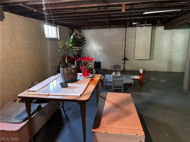 3306 West Boulevard, Cleveland, OH 44111