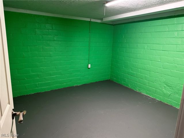 3306 West Boulevard, Cleveland, OH 44111