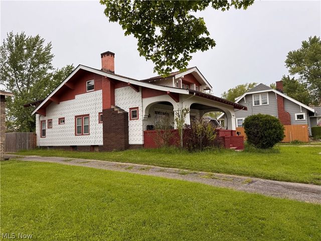 3306 West Boulevard, Cleveland, OH 44111