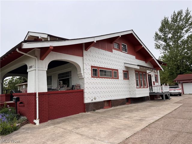 3306 West Boulevard, Cleveland, OH 44111