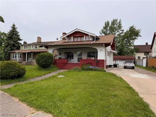 3306 West Boulevard, Cleveland, OH 44111
