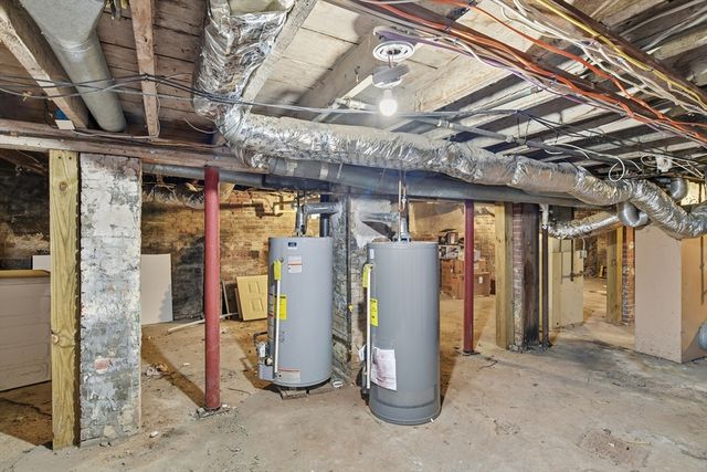 28-30 Nelson Ave, Springfield, MA 01109