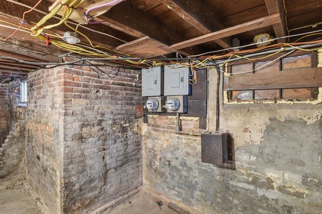 28-30 Nelson Ave, Springfield, MA 01109