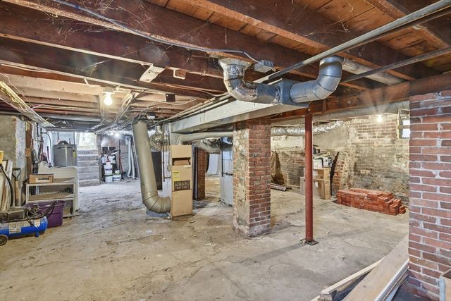 28-30 Nelson Ave, Springfield, MA 01109