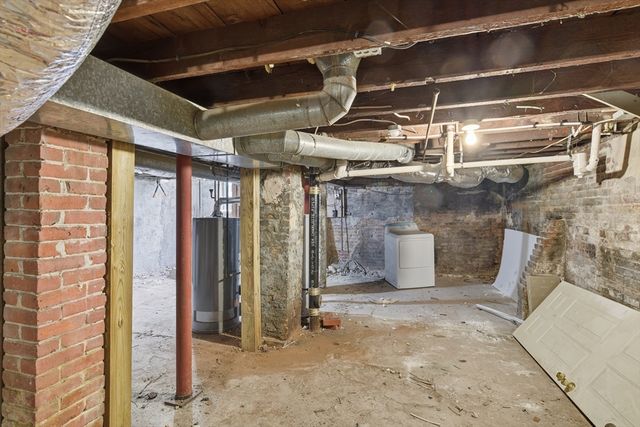 28-30 Nelson Ave, Springfield, MA 01109