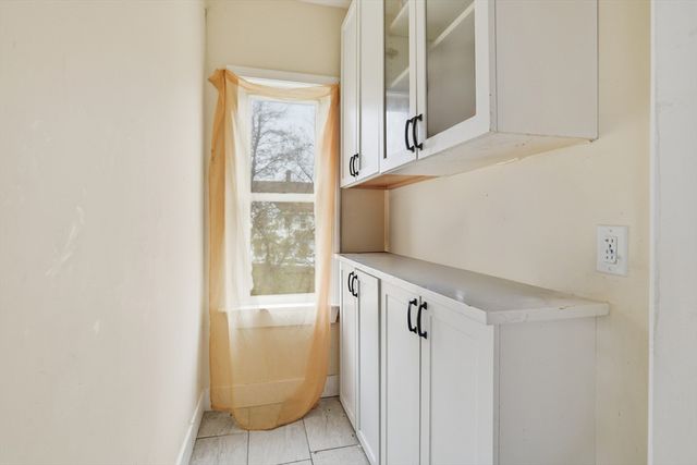 28-30 Nelson Ave, Springfield, MA 01109