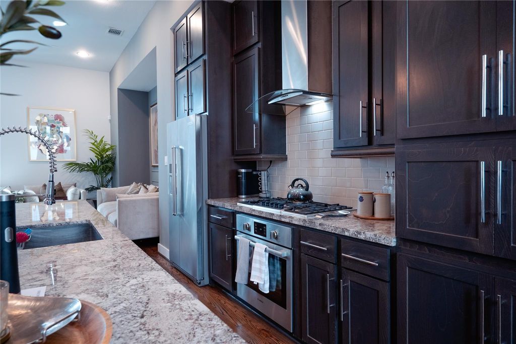 2826 Clay Street, Houston, TX 77003