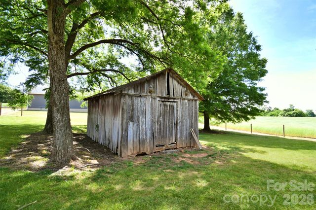 36276 Vick Road, New London, NC 28127