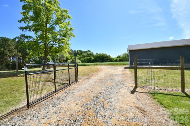 36276 Vick Road, New London, NC 28127