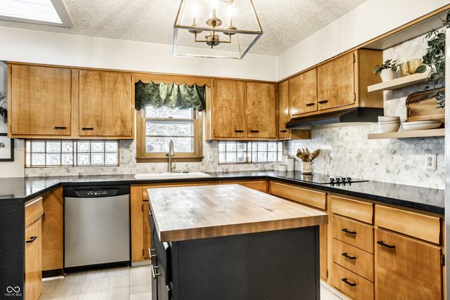 8270 E 12th Street, Indianapolis, IN 46219