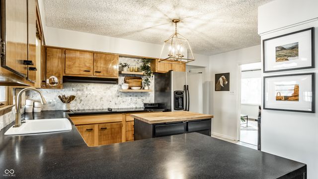 8270 E 12th Street, Indianapolis, IN 46219