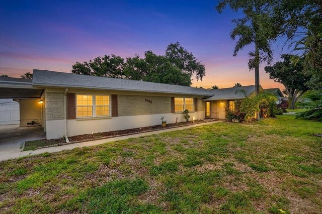 6999 16TH AVENUE N, St Petersburg, FL 33710