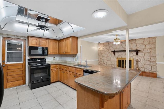 6999 16TH AVENUE N, St Petersburg, FL 33710