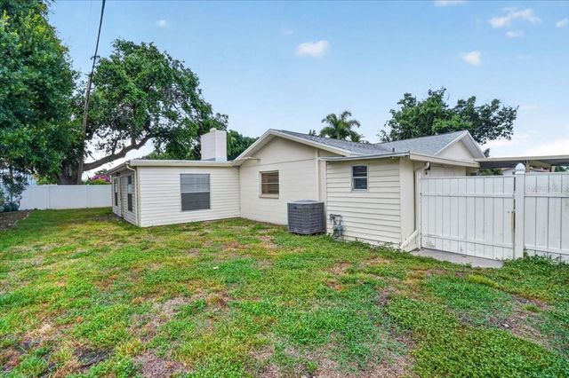 6999 16TH AVENUE N, St Petersburg, FL 33710