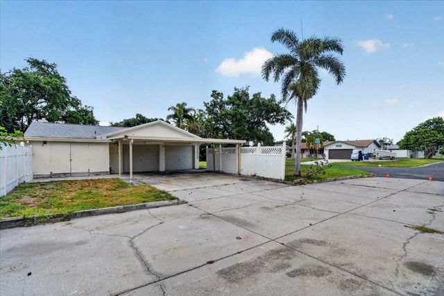 6999 16TH AVENUE N, St Petersburg, FL 33710