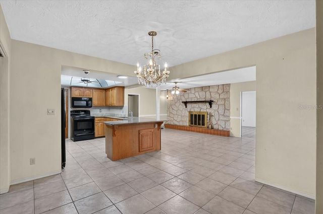 6999 16TH AVENUE N, St Petersburg, FL 33710