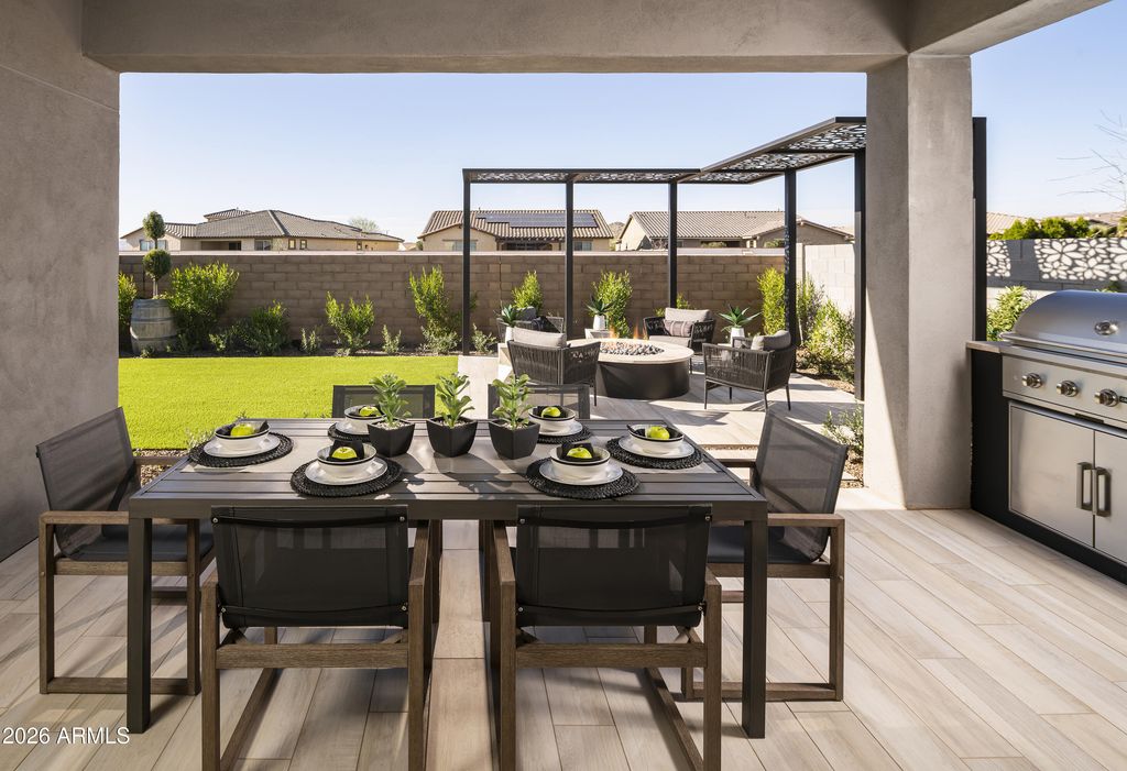 Image 15 of property listing at 15552 S 182ND Avenue, Goodyear, AZ 85338
