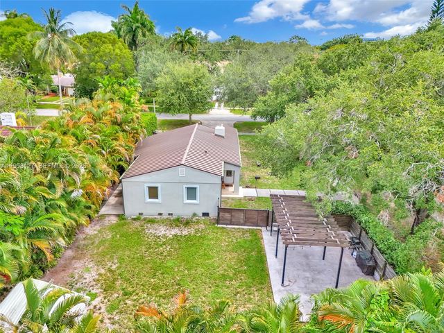 295 De Leon Dr, Miami Springs, FL 33166