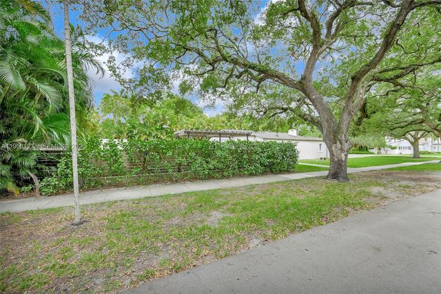 295 De Leon Dr, Miami Springs, FL 33166