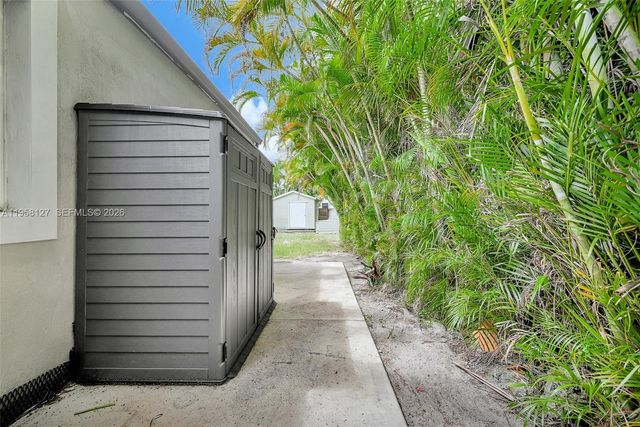 295 De Leon Dr, Miami Springs, FL 33166