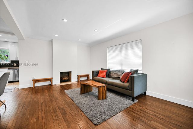 295 De Leon Dr, Miami Springs, FL 33166