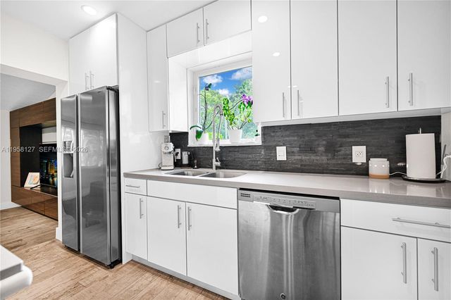 295 De Leon Dr, Miami Springs, FL 33166