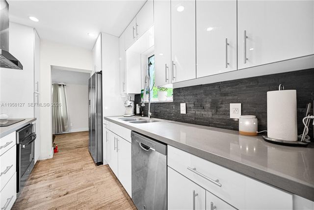 295 De Leon Dr, Miami Springs, FL 33166